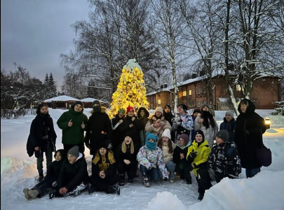 Искра 15–17 Декабря Holmes & Stolen Xmas 