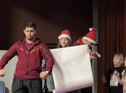 Искра 15–17 Декабря Holmes & Stolen Xmas 