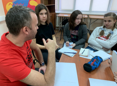 Искра, 2-4 Апреля