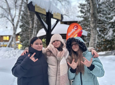 Искра 15–17 Декабря Holmes & Stolen Xmas 